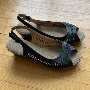 BN Soflex Italy Shoes. Size 9